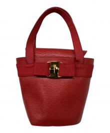 Salvatore Ferragamo（サルヴァトーレ フェラガモ）の古着「ヴァラリボンハンドバッグ」｜レッド