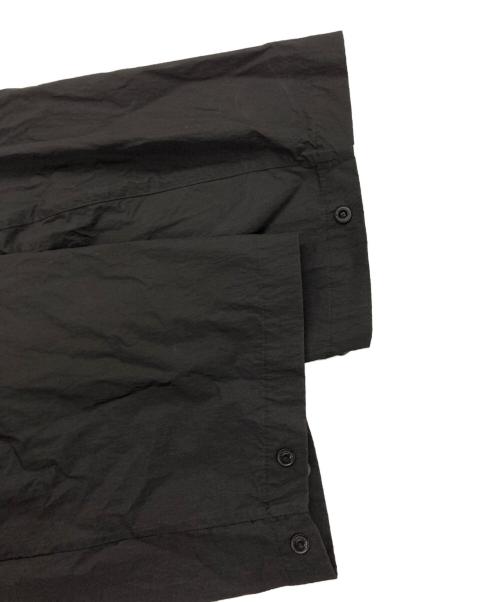 is-ness（イズネス）is-ness (イズネス) NON-BINARY S S PACKABLE COAT/パッカブルコート ブラック サイズ:M(46)の古着・服飾アイテム