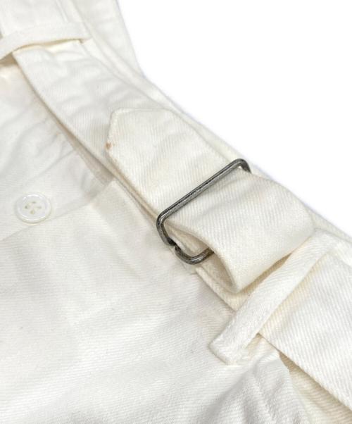 COMOLI（コモリ）COMOLI (コモリ) デニム ベルテッドパンツ ホワイト サイズ:１の古着・服飾アイテム