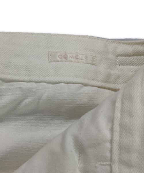 COMOLI（コモリ）COMOLI (コモリ) デニム ベルテッドパンツ ホワイト サイズ:１の古着・服飾アイテム