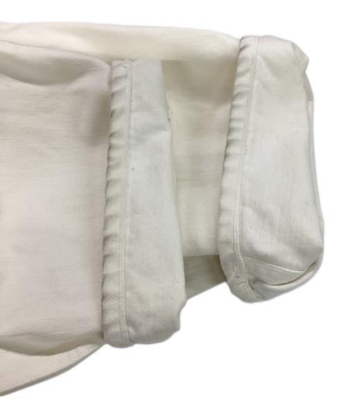 COMOLI（コモリ）COMOLI (コモリ) デニム ベルテッドパンツ ホワイト サイズ:１の古着・服飾アイテム