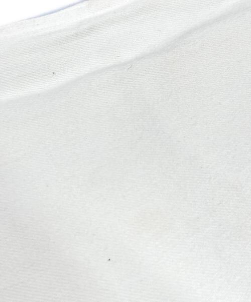 COMOLI（コモリ）COMOLI (コモリ) デニム ベルテッドパンツ ホワイト サイズ:１の古着・服飾アイテム