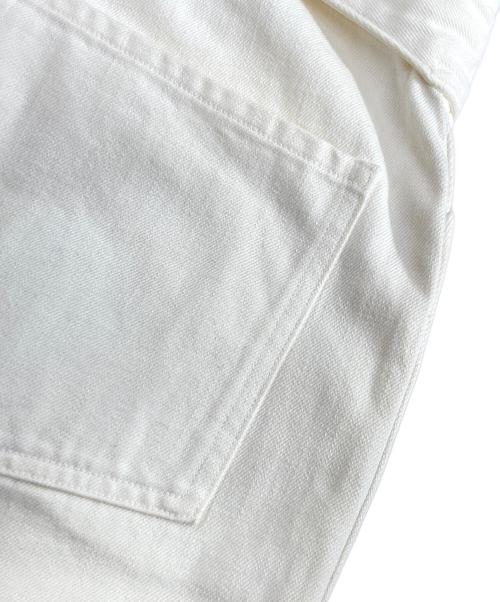 COMOLI（コモリ）COMOLI (コモリ) デニム ベルテッドパンツ ホワイト サイズ:１の古着・服飾アイテム