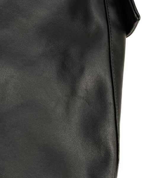 MSML（エムエスエムエル）MSML (エムエスエムエル) WIDE CARGO SHORTS FAKE LEATHER フェイクレザーハーフパンツ ブラック サイズ:XLの古着・服飾アイテム