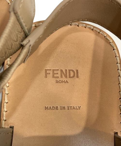 FENDI（フェンディ）FENDI (フェンディ) FFロゴフラットサンダル ベージュ サイズ:38の古着・服飾アイテム