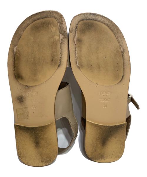 FENDI（フェンディ）FENDI (フェンディ) FFロゴフラットサンダル ベージュ サイズ:38の古着・服飾アイテム