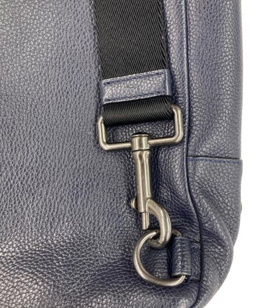 COACH（コーチ）COACH (コーチ) クロスボディーバッグ ネイビーの古着・服飾アイテム