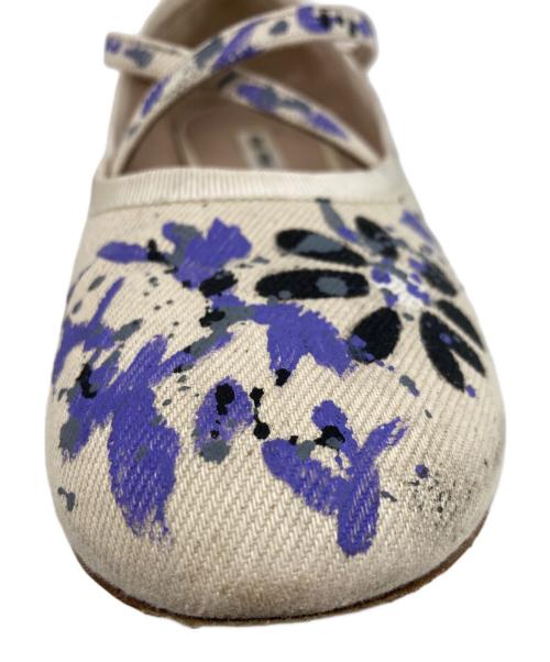 MIU MIU（ミュウミュウ）MIU MIU (ミュウミュウ) ペイントバレエシューズ ベージュ サイズ:37 1/2の古着・服飾アイテム