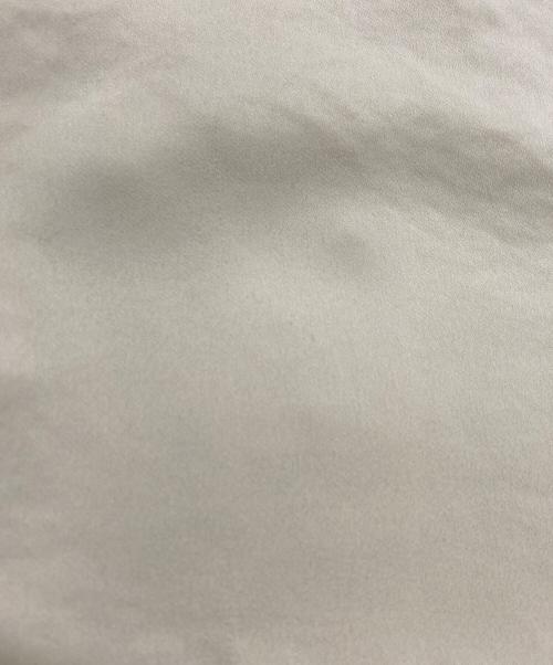 Needles（ニードルズ）Needles (ニードルズ) ロゴL/Sシャツ ベージュ サイズ:Mの古着・服飾アイテム