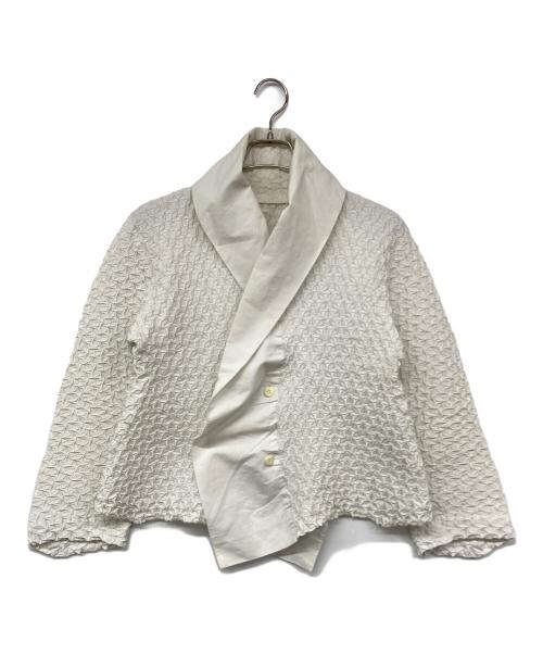 ISSEY MIYAKE（イッセイミヤケ）ISSEY MIYAKE (イッセイミヤケ) 3Dスチームシワ加工ジャケット アイボリー サイズ:２の古着・服飾アイテム