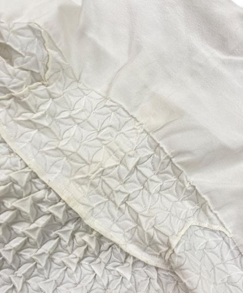ISSEY MIYAKE（イッセイミヤケ）ISSEY MIYAKE (イッセイミヤケ) 3Dスチームシワ加工ジャケット アイボリー サイズ:２の古着・服飾アイテム