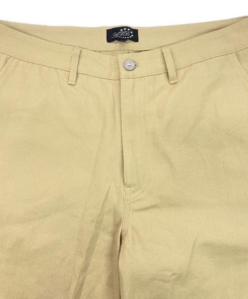 AFB（エーエフビー）AFB (エーエフビー) SUPER BAGGY STUDDED PANTS / サイドスタッズ チノパンツ ベージュ サイズ:Lの古着・服飾アイテム