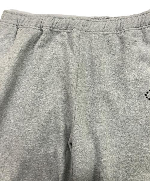 AFB（エーエフビー）AFB (エーエフビー) STUDDED BIG SWEAT PANTS / スタッズ ビッグ スウェットパンツ グレー サイズ:XLの古着・服飾アイテム