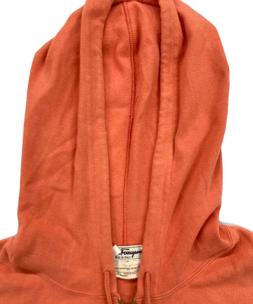Salvatore Ferragamo（サルヴァトーレ フェラガモ）Salvatore Ferragamo (サルヴァトーレ フェラガモ) バックロゴジップフーディ オレンジ サイズ:Lの古着・服飾アイテム