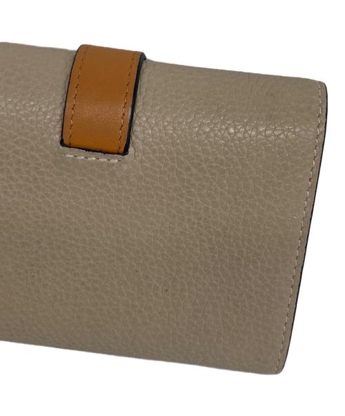 LOEWE（ロエベ）LOEWE (ロエベ) バーティカルウォレット 三つ折り財布 ベージュの古着・服飾アイテム