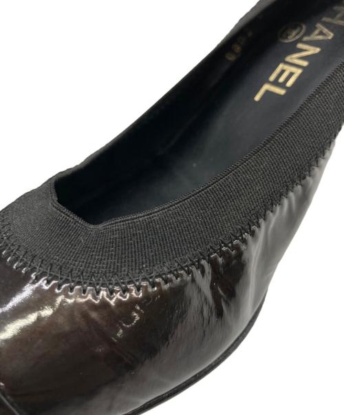 CHANEL（シャネル）CHANEL (シャネル) ココマーク刺繍エナメルパンプス ブラック サイズ:37 1/2の古着・服飾アイテム