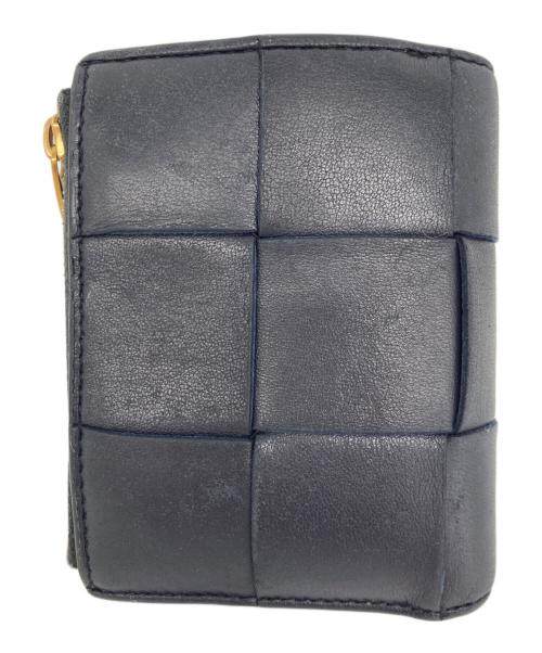 BOTTEGA VENETA（ボッテガベネタ）BOTTEGA VENETA (ボッテガベネタ) マキシイントレチャート 2つ折り財布 ネイビーの古着・服飾アイテム