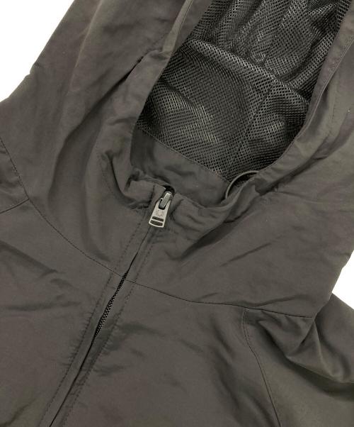 FRED PERRY（フレッドペリー）FRED PERRY (フレッドペリー) HOODED SHELL JACKET / フーデットシェルジャケット グレー サイズ:Lの古着・服飾アイテム