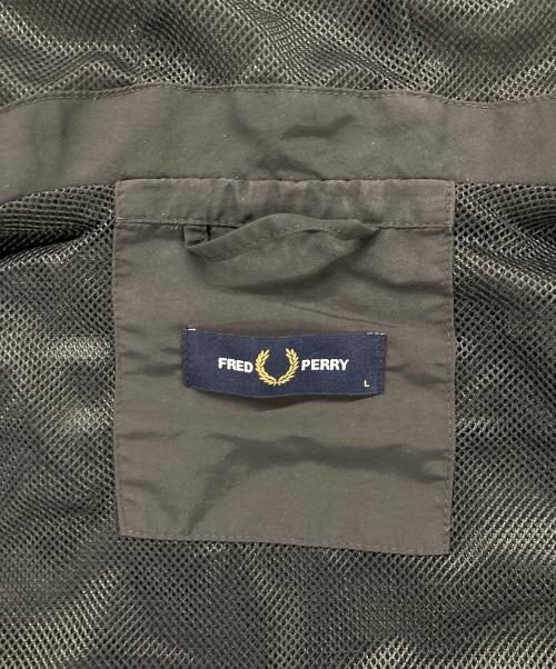 FRED PERRY（フレッドペリー）FRED PERRY (フレッドペリー) HOODED SHELL JACKET / フーデットシェルジャケット グレー サイズ:Lの古着・服飾アイテム