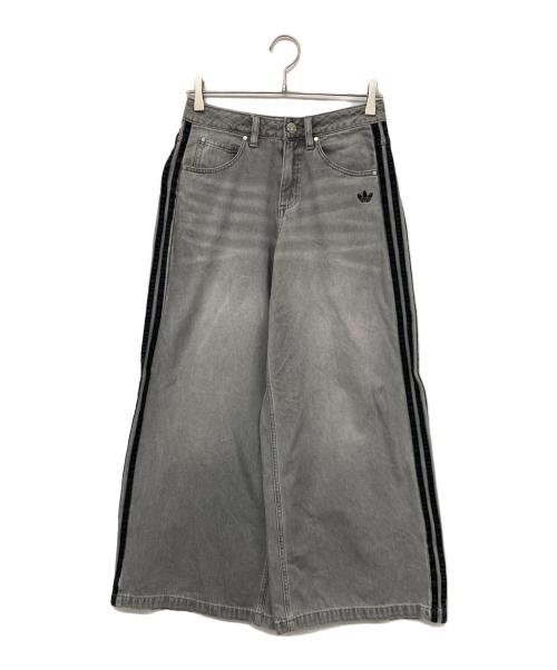 adidas（アディダス）adidas (アディダス) ADICOLOR FIREBIRD OVERSIZED DENIM PANT / ウォッシュドグレーデニム　Adilenium パンツ ブラック サイズ:24/30の古着・服飾アイテム