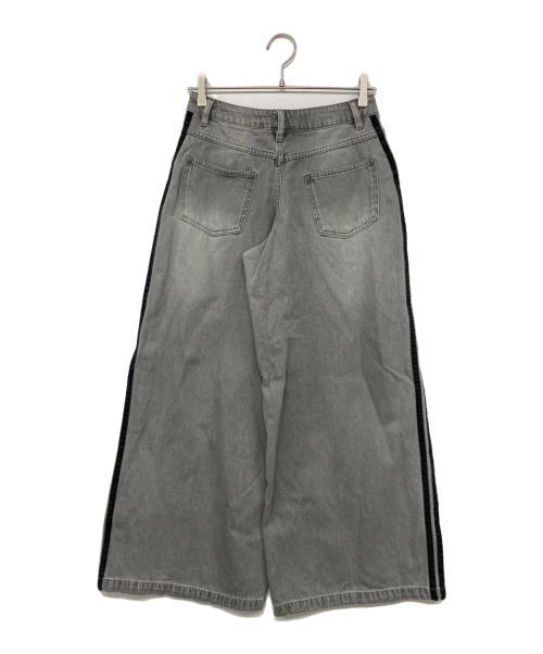 adidas（アディダス）adidas (アディダス) ADICOLOR FIREBIRD OVERSIZED DENIM PANT / ウォッシュドグレーデニム　Adilenium パンツ ブラック サイズ:24/30の古着・服飾アイテム