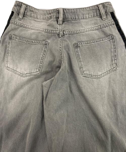 adidas（アディダス）adidas (アディダス) ADICOLOR FIREBIRD OVERSIZED DENIM PANT / ウォッシュドグレーデニム　Adilenium パンツ ブラック サイズ:24/30の古着・服飾アイテム