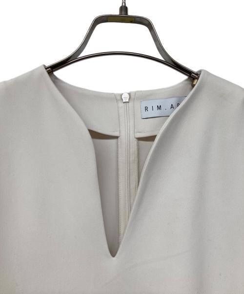 RIM.ARK（リムアーク）RIM.ARK (リムアーク) Classical long dress ベージュ サイズ:38の古着・服飾アイテム