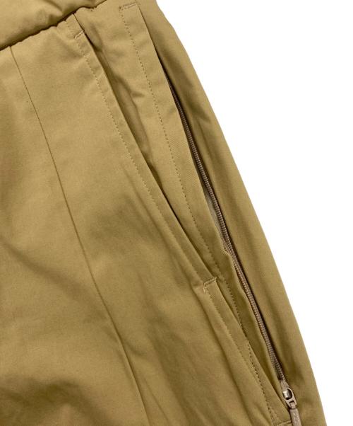 is-ness（イズネス）is-ness (イズネス) CHANGE POCKET TUCK LONG PANTS ベージュ サイズ:Lの古着・服飾アイテム