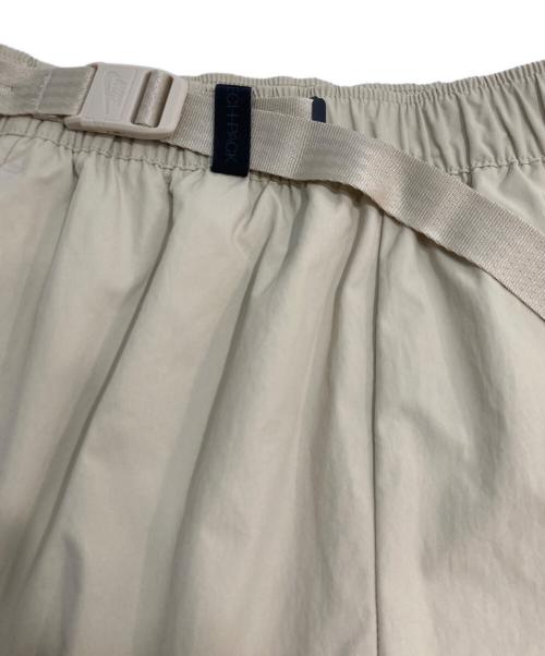 NIKE（ナイキ）NIKE (ナイキ) TP WVN UL CARGO SHORT ハーフパンツ アイボリー サイズ:Mの古着・服飾アイテム