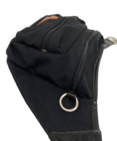 IL BISONTE（イル ビゾンテ）IL BISONTE (イル ビゾンテ) レザーパイピングボディバッグ ブラックの古着・服飾アイテム