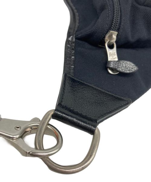 IL BISONTE（イル ビゾンテ）IL BISONTE (イル ビゾンテ) レザーパイピングボディバッグ ブラックの古着・服飾アイテム