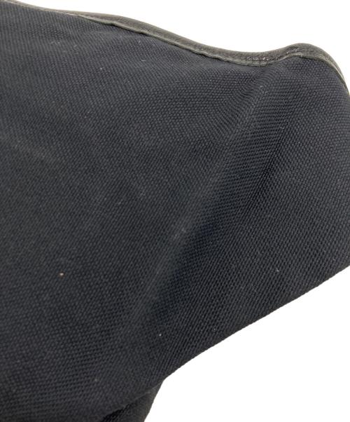 IL BISONTE（イル ビゾンテ）IL BISONTE (イル ビゾンテ) レザーパイピングボディバッグ ブラックの古着・服飾アイテム