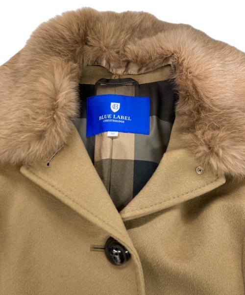 BLUE LABEL CRESTBRIDGE（ブルーレーベルクレストブリッジ）BLUE LABEL CRESTBRIDGE (ブルーレーベルクレストブリッジ) ファー付カシミヤコート ベージュ サイズ:38の古着・服飾アイテム
