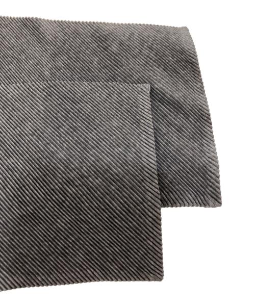 PLEATS PLEASE（プリーツプリーズ）PLEATS PLEASE (プリーツプリーズ) プリーツTEE グレー サイズ:3の古着・服飾アイテム