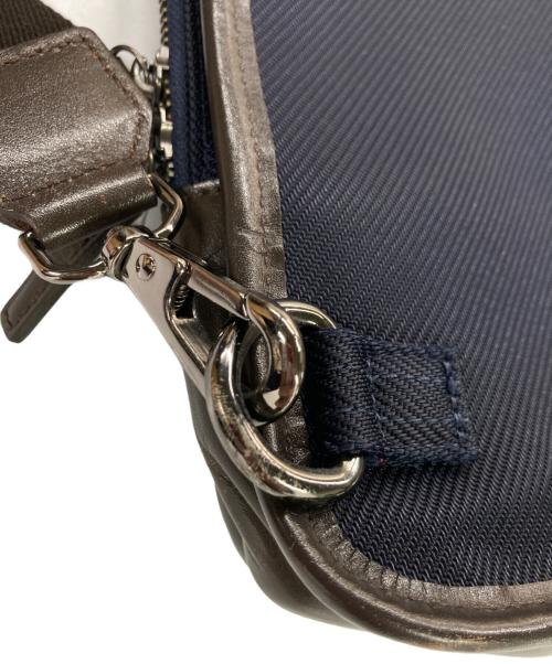 BURBERRY BLACK LABEL（バーバリーブラックレーベル）BURBERRY BLACK LABEL (バーバリーブラックレーベル) ショルダーバッグ バディバッグ ブラックの古着・服飾アイテム