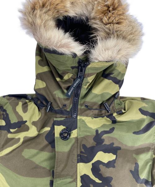 CANADA GOOSE（カナダグース）CANADA GOOSE (カナダグース) Labrador Bomber ラブラドール / ダウンジャケット マルチカラー サイズ:Mの古着・服飾アイテム