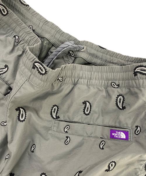 THE NORTH FACE（ザ ノース フェイス）THE NORTH FACE (ザ ノース フェイス) Paisley Embroidery Shirred Waist Pants ナイロンパンツ グレー サイズ:34の古着・服飾アイテム