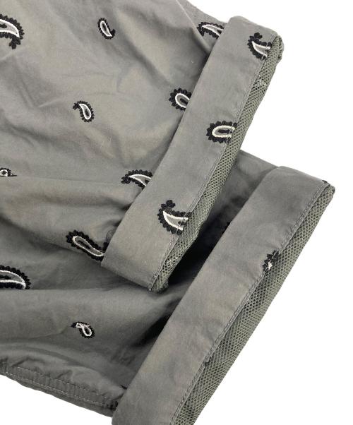 THE NORTH FACE（ザ ノース フェイス）THE NORTH FACE (ザ ノース フェイス) Paisley Embroidery Shirred Waist Pants ナイロンパンツ グレー サイズ:34の古着・服飾アイテム