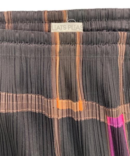PLEATS PLEASE（プリーツプリーズ）PLEATS PLEASE (プリーツプリーズ) 幾何柄 デザインプリーツスカート スクエアプリント ブラック サイズ:3の古着・服飾アイテム