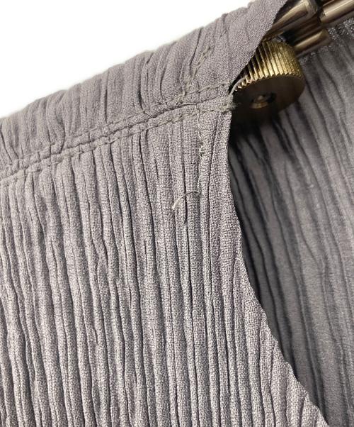 ISSEY MIYAKE（イッセイミヤケ）ISSEY MIYAKE (イッセイミヤケ) プリーツカーディガン グレー サイズ:Mの古着・服飾アイテム