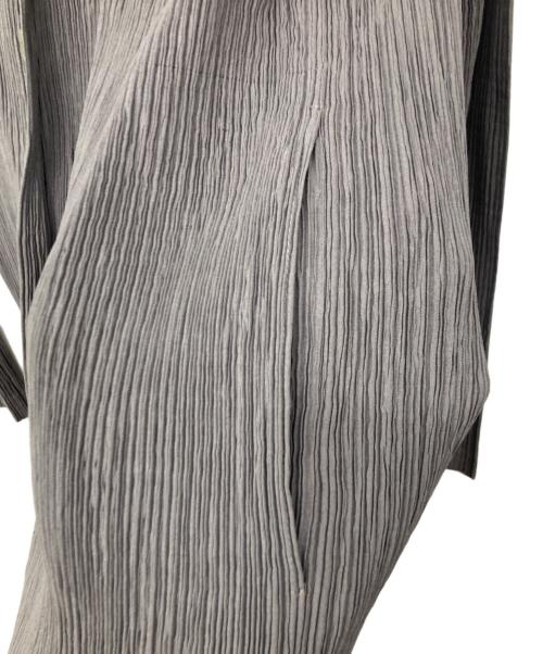 ISSEY MIYAKE（イッセイミヤケ）ISSEY MIYAKE (イッセイミヤケ) プリーツカーディガン グレー サイズ:Mの古着・服飾アイテム