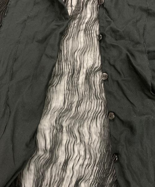 ISSEY MIYAKE FETE（イッセイミヤケフェット）ISSEY MIYAKE FETE (イッセイミヤケフェット) フリル変形プリーツカーディガン ブラック サイズ:2の古着・服飾アイテム