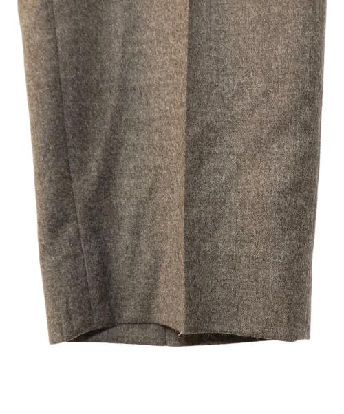 PT01（ピーティーゼロウーノ）PT01 (ピーティーゼロウーノ) ヴァージンウール ストレッチ ライトフランネル 1プリーツドレスパンツ ブラウン サイズ:40の古着・服飾アイテム