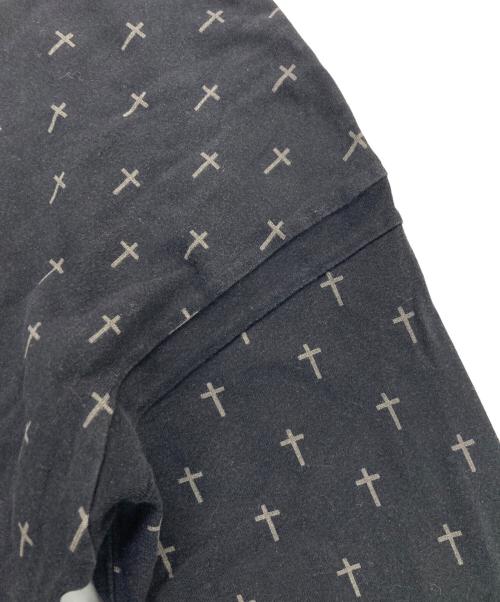 UNDERCOVERISM（アンダーカバーイズム）UNDERCOVERISM (アンダーカバーイズム) クロスプリントカットソー ブラック サイズ:Mの古着・服飾アイテム