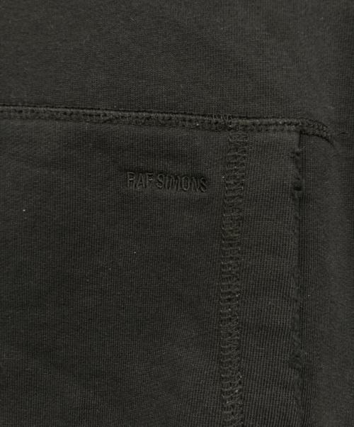 FRED PERRY（フレッドペリー）FRED PERRY (フレッドペリー) RAF SIMONS (ラフシモンズ) DESTROYED HOODED SWEATSHIRT ブラック サイズ:Ｍの古着・服飾アイテム