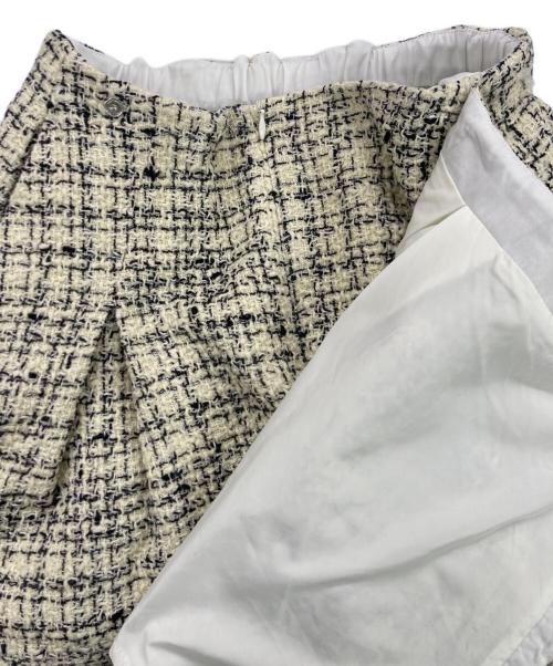 HYEON（ヘヨン）HYEON (ヘヨン) basil skort ツイードショートパンツ ホワイト×ブラック サイズ:Mの古着・服飾アイテム