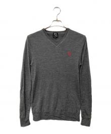 MCQ（マックキュー）の古着「Vネックロゴニット」｜グレー