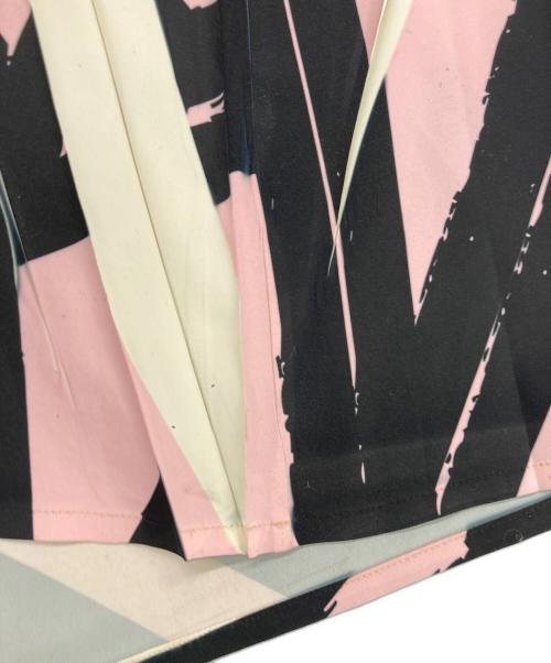 NON TOKYO（ノントーキョー）NON TOKYO (ノントーキョー) ダイレクトプリン卜リブギャザーワンピース ブラック×ピンク サイズ:FREEの古着・服飾アイテム