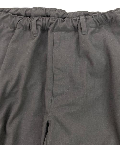 PWA（プア）PWA (プア) POLYVALENT RESORT PT スラックス グレー サイズ:Mの古着・服飾アイテム