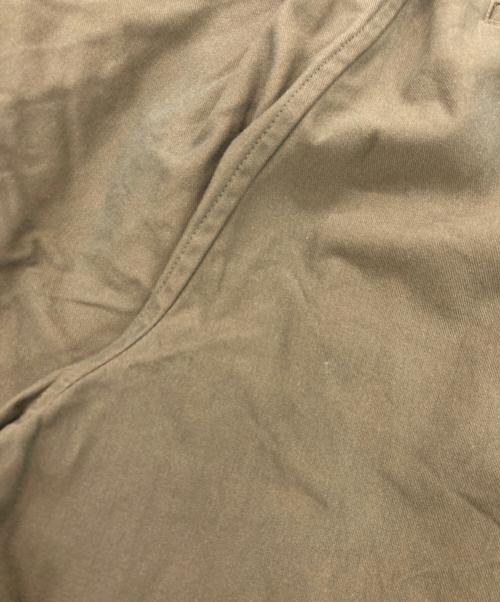 STILL BY HAND（スティルバイハンド）STILL BY HAND (スティルバイハンド) PT06253 強撚コットンシャンブレー素材 2タックパンツ ブラウン サイズ:44の古着・服飾アイテム